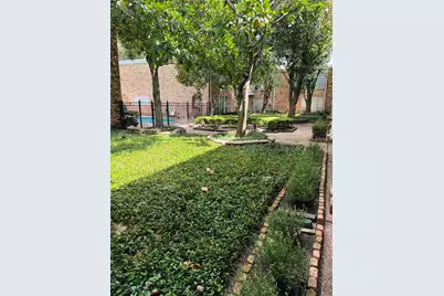 2201 Fountain View Drive #20, Houston, TX 77057 - Photo 2