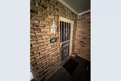 2201 Fountain View Drive #20, Houston, TX 77057 - Photo 6