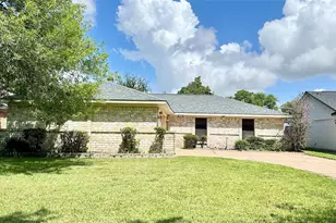 706 Leicester Ln, Houston, TX 77034 - Photo 2