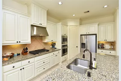 13117 Stoneleigh Terrace Drive, Houston, TX 77077 - Photo 12