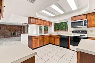 3210 Village Park Dr, Houston, TX 77339 - Photo 16