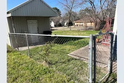 220 S Tesch Street, Bellville, TX 77418 - Photo 12