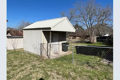 220 S Tesch Street, Bellville, TX 77418 - Photo 4