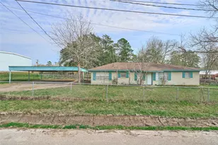 203 Paul Knox St, Huntsville, TX 77320 - Photo 2