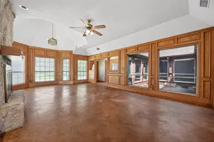 3022 Grace Ln, Highlands, TX 77562 - Photo 10