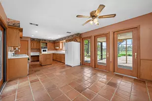 3022 Grace Ln, Highlands, TX 77562 - Photo 12