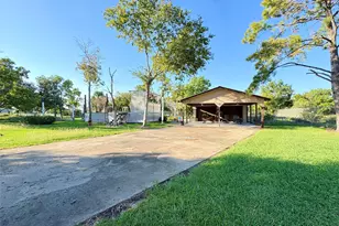 182 Smith Rd, Palacios, TX 77465 - Photo 2