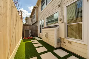 2632 Couch St, Houston, TX 77008 - Photo 32