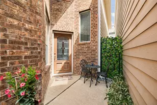 2632 Couch St, Houston, TX 77008 - Photo 2