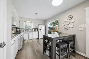 161 Barracuda St, Hitchcock, TX 77563 - Photo 8