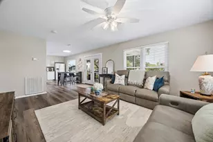 161 Barracuda St, Hitchcock, TX 77563 - Photo 6