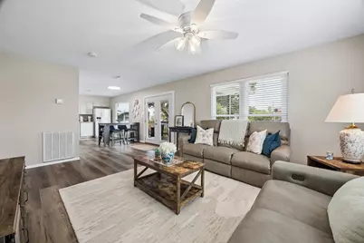 161 Barracuda Street, Hitchcock, TX 77563 - Photo 6
