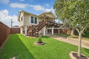 161 Barracuda St, Hitchcock, TX 77563 - Photo 1