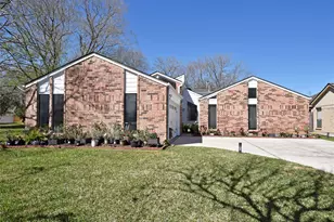 3203 E Rangecrest Pl, Sugar Land, TX 77479 - Photo 1