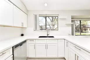 3203 E Rangecrest Pl, Sugar Land, TX 77479 - Photo 14