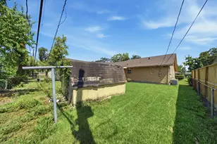 315 Ishmeal St, Houston, TX 77091 - Photo 18