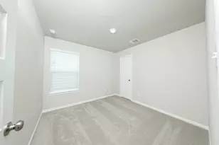 8130 Alpine Bearberry Dr, Houston, TX 77016 - Photo 12