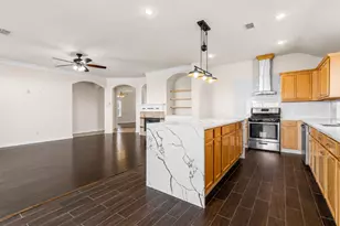 2719 Riverhollow Ln, Sugar Land, TX 77479 - Photo 6