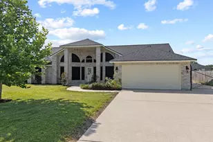 3337 Bridgette Ln, Mont Belvieu, TX 77523 - Photo 1