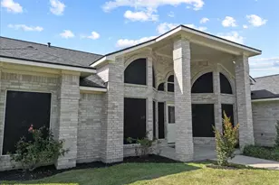 3337 Bridgette Ln, Mont Belvieu, TX 77523 - Photo 2