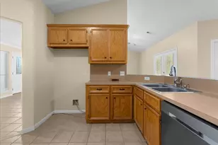 3337 Bridgette Ln, Mont Belvieu, TX 77523 - Photo 14