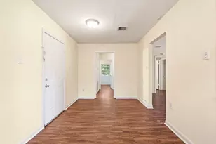 10227 Glenmawr Dr, Houston, TX 77075 - Photo 12