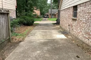 1011 Misty Lea Ln, Houston, TX 77090 - Photo 16