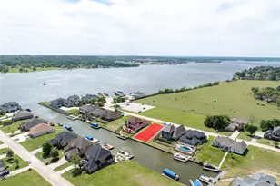 10808 Bourbon St, Willis, TX 77318 - Photo 18