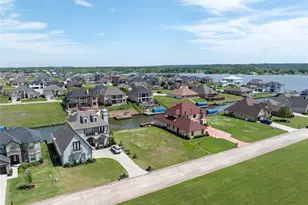 10808 Bourbon St, Willis, TX 77318 - Photo 6