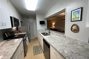 702 N Holiday Dr, Galveston, TX 77550 - Photo 22