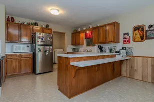 310 W Hartel St, Sour Lake, TX 77659 - Photo 8