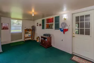 310 W Hartel St, Sour Lake, TX 77659 - Photo 24