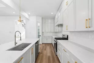 741 S Carroll St, La Porte, TX 77571 - Photo 8