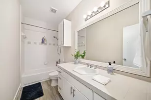 9802 Cynthia Ann Ct, Houston, TX 77025 - Photo 6
