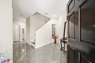 9802 Cynthia Ann Ct, Houston, TX 77025 - Photo 4