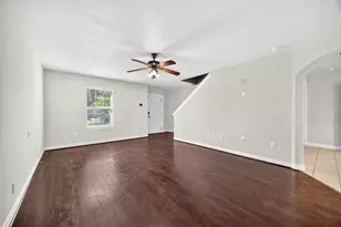 2820 28th Ave N, Texas City, TX 77590 - Photo 6