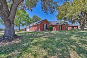 2401 Oakwood Drive, Brenham, TX 77833 - Photo 6