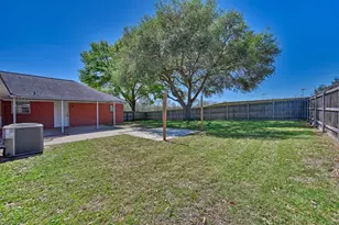 2401 Oakwood Drive, Brenham, TX 77833 - Photo 26