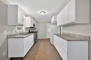 4208 Europa St, Houston, TX 77022 - Photo 10