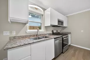 4208 Europa St, Houston, TX 77022 - Photo 12