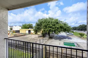 10075 Westpark Dr, Houston, TX 77042 - Photo 30