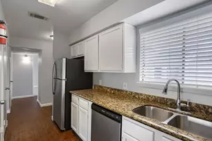 10075 Westpark Dr, Houston, TX 77042 - Photo 14