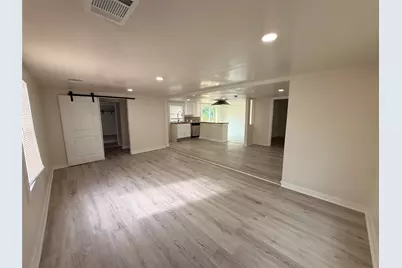 912 E 20th Street, Georgetown, TX 78626 - Photo 2