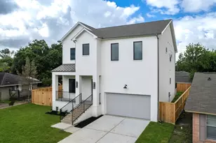 4009 Newshire Dr, Houston, TX 77025 - Photo 2