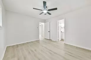 4427 Saffron Ln, Friendswood, TX 77546 - Photo 18