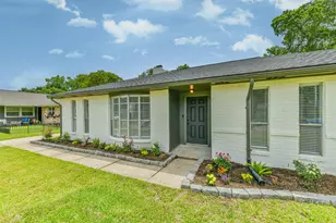 4427 Saffron Ln, Friendswood, TX 77546 - Photo 2