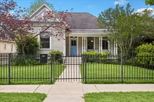 2211 Harvard St, Houston, TX 77008 - Photo 2