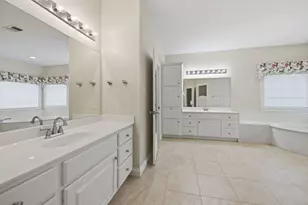 800 W Briarwood Dr, Brenham, TX 77833 - Photo 12