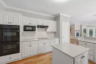 800 W Briarwood Dr, Brenham, TX 77833 - Photo 8