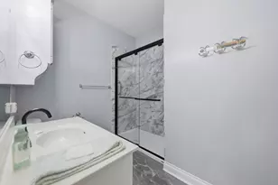 800 W Briarwood Dr, Brenham, TX 77833 - Photo 16